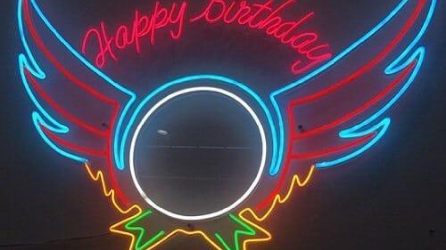 Đèn Neon Sign trang trí sự kiện theo giá rẻ HCM