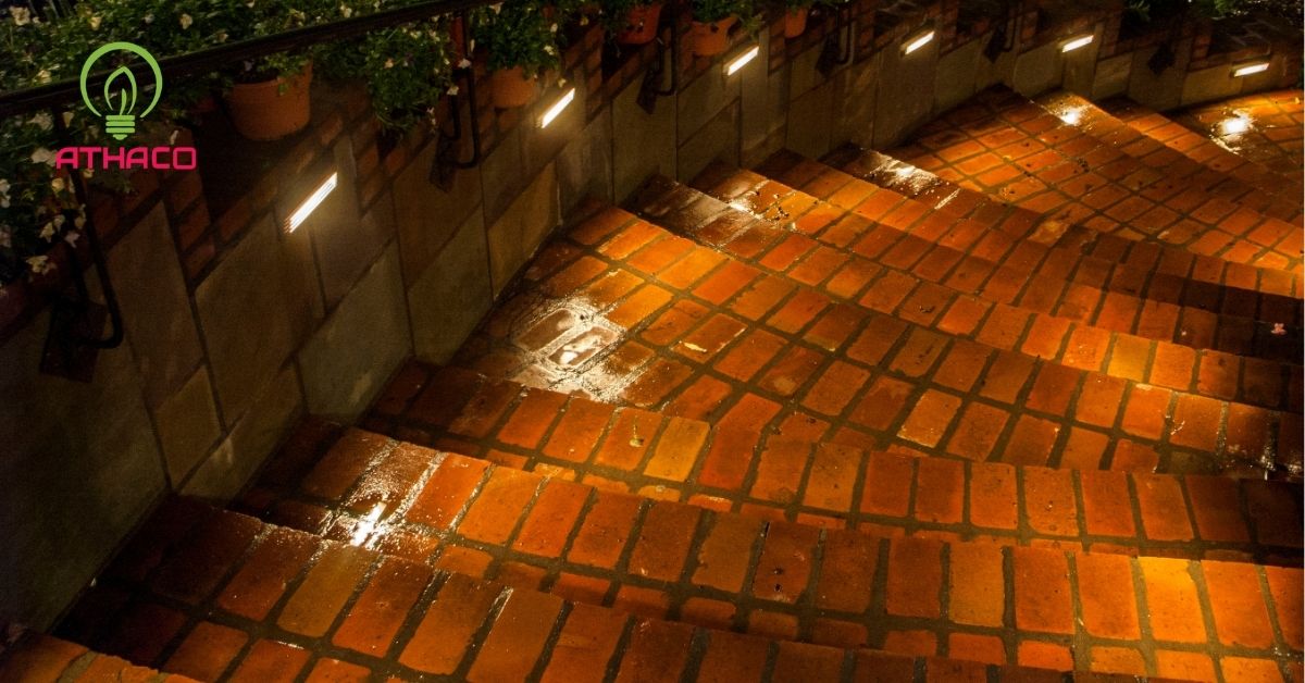 Cách bố trí ánh sáng cầu thang hợp lý và an toàn