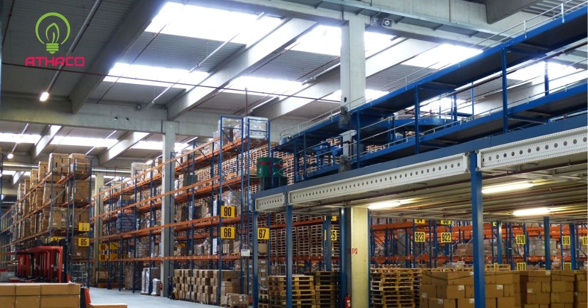 Nhà xưởng, kho hàng – Yêu cầu độ sáng cao và đều