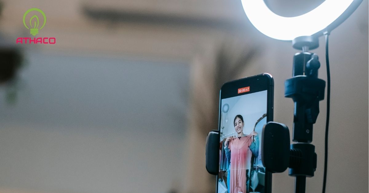 Tại sao cần lắp đèn livestream đúng cách?